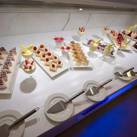 Supreme ıçmeler Adults Only 4*