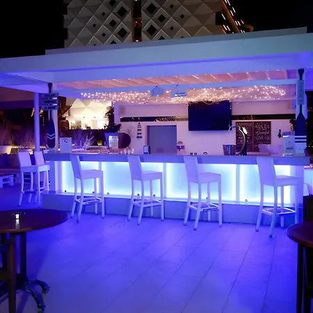 Supreme ıçmeler Adults Only 4*